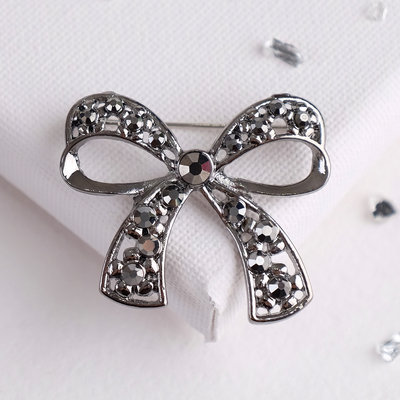 Брошь «Бант», цвет серый