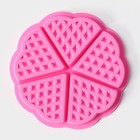 Форма для выпечки Доляна «Вафля. Сердце», силикон, d=18 см, 5 ячеек, розовая - Фото 2