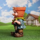 Садовая фигура "Гном с кашпо на голове" 22*18*37см - Фото 2