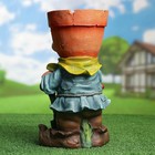 Садовая фигура "Гном с кашпо на голове" 22*18*37см - Фото 4