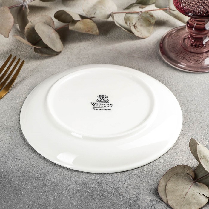 Тарелка фарфоровая пирожковая с утолщённым краем Wilmax Olivia Pro, d=15 см, цвет белый - фото 1908268108