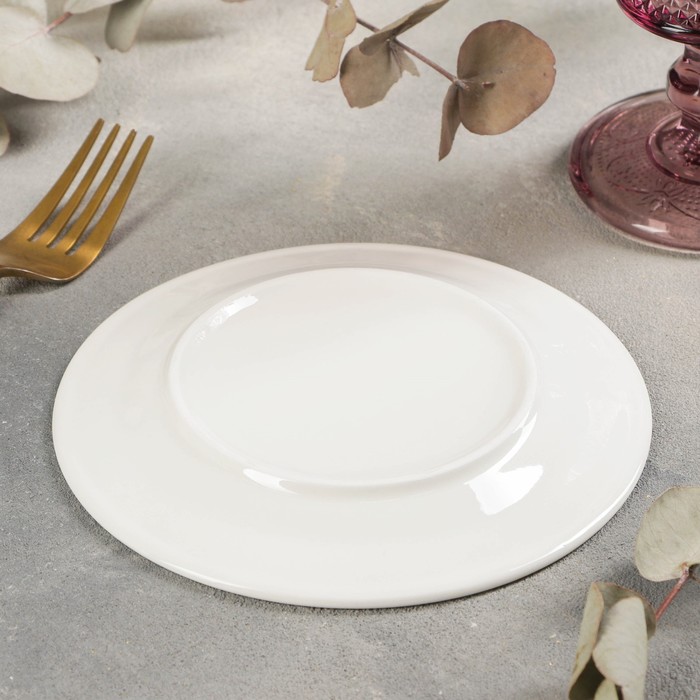Тарелка фарфоровая пирожковая с утолщённым краем Доляна White Label, d=15 см, цвет белый - фото 1908268422