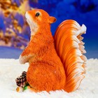 Садовая фигура "Белка стоящая с шишками" 25х20х14см - Фото 7