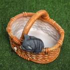 Фигурное кашпо "Котёнок в лукошке" 24х22х19см - Фото 4