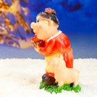 Садовая фигура "Бабка с поросенком" красно-желтая, 30х21см - Фото 5