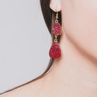 Серьги пластик «Натурель фэшн» капля, цвет ярко-красный в золоте - Фото 1