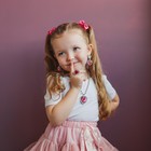 Комплект детский "Выбражулька" 5 предметов: 2 резинки, клипсы, кулон, кольцо, цвет малиновый - фото 9968536
