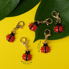 Шарм для браслета на карабине «Божья коровка», красно-чёрный в золоте - Фото 1