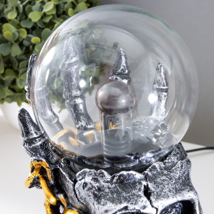 Плазменный шар полистоун "Череп с цепью" 19х11х10 см RISALUX - фото 1908273065