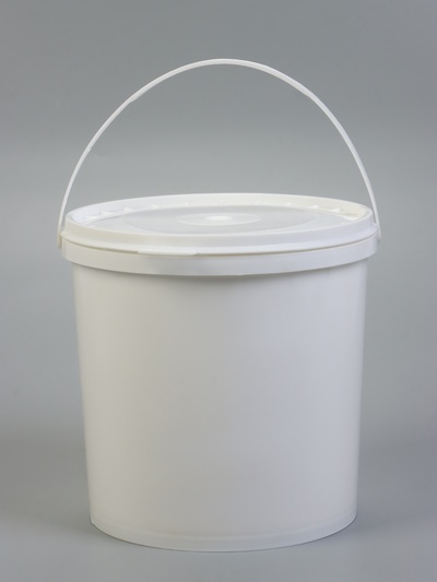 Ведро «ПластоС», с герметичной крышкой, d=20.5 см, h=21.5 см, цвет белый, 5 л.
