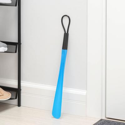 Ложка для обуви Доляна, с петелькой, 47×4.5 см, голубая