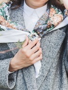 Зажим для платка «Жемчужный бант», цвет белый в серебре - Фото 8