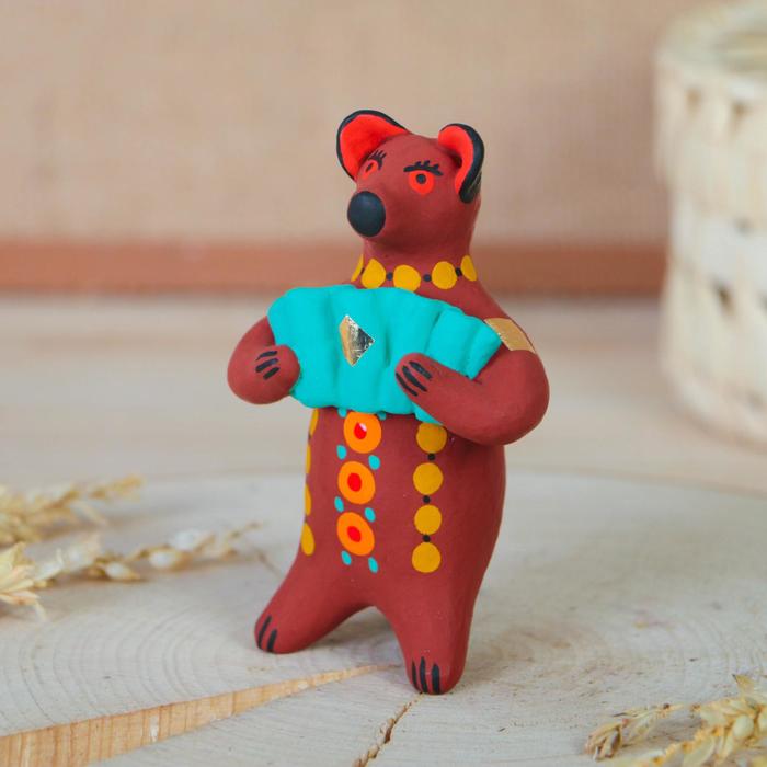 Дымковская игрушка "Медведь с цветком, с петухом, с гармонью", 11 см,  микс - фото 1905368011