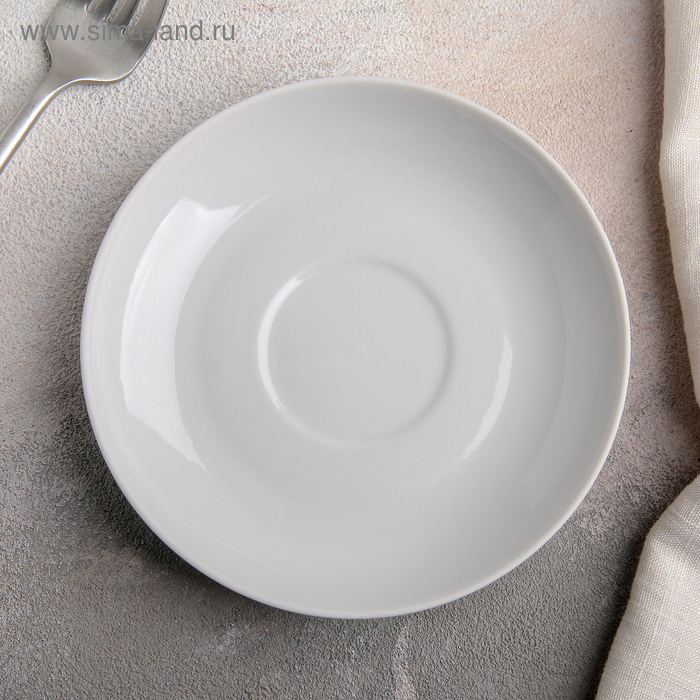 Блюдце фарфоровое «Белая», d=14 см, цвет белый - Фото 1