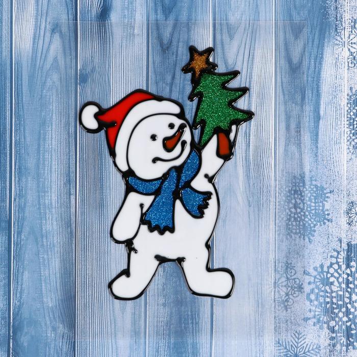 Наклейка на стекло "Снеговик в синем шарфе с ёлкой" 10х15 см - Фото 1