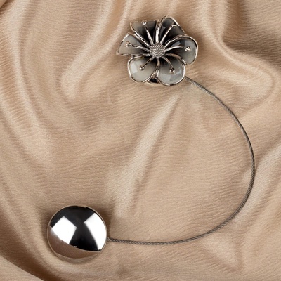 Подхват для штор «Лютик», d = 5,5 см, цвет серебряный