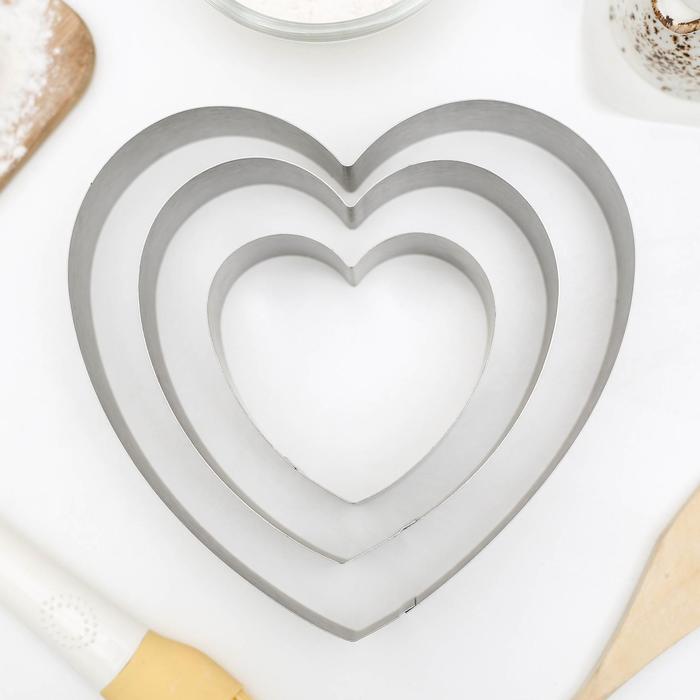 Набор форм для выпечки «Сердце», 3 шт, 20×20×4,5 см, 15,5×15×4,5 см, 10×10×4,5 см, цвет хромированный - Фото 1