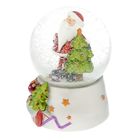 Сувенир полистоун водяной шар музыкальный "Дед Мороз в длинном колпаке у елки" 14х10х10 см - Фото 3