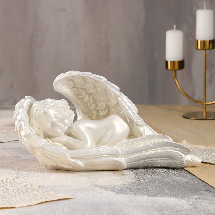 Статуэтка "Ангел в крыле", перламутровая, 17 см - Фото 1