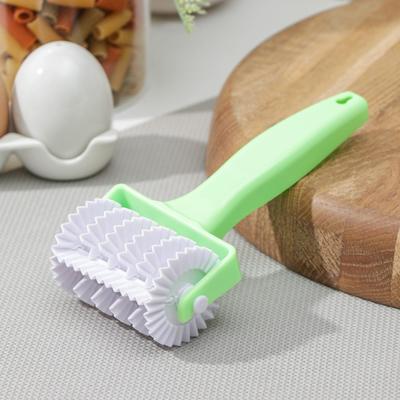 Валик для нарезки теста Доляна «Яркий», 17×8×4.5 см, фактурный, зелёный