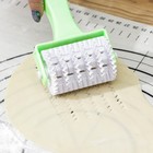 Валик для нарезки теста Доляна «Яркий», 17×8×4.5 см, фактурный, зелёный - Фото 3