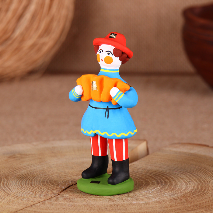 Дымковская игрушка "Мужик стоячий с гармошкой" - фото 1905373269
