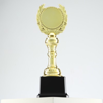 Кубок 068, наградная фигура, золото, подставка пластик, 23.5×8×7.5 см