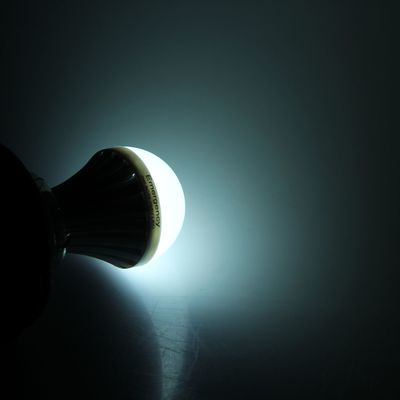 Лампа аварийного освещения с аккум. Е27-9W-6500К-SMD-20-5730-540Lm-180deg-1200mA-85-265V