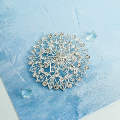 Брошь «Круг» ажурный, цвет белый в серебре