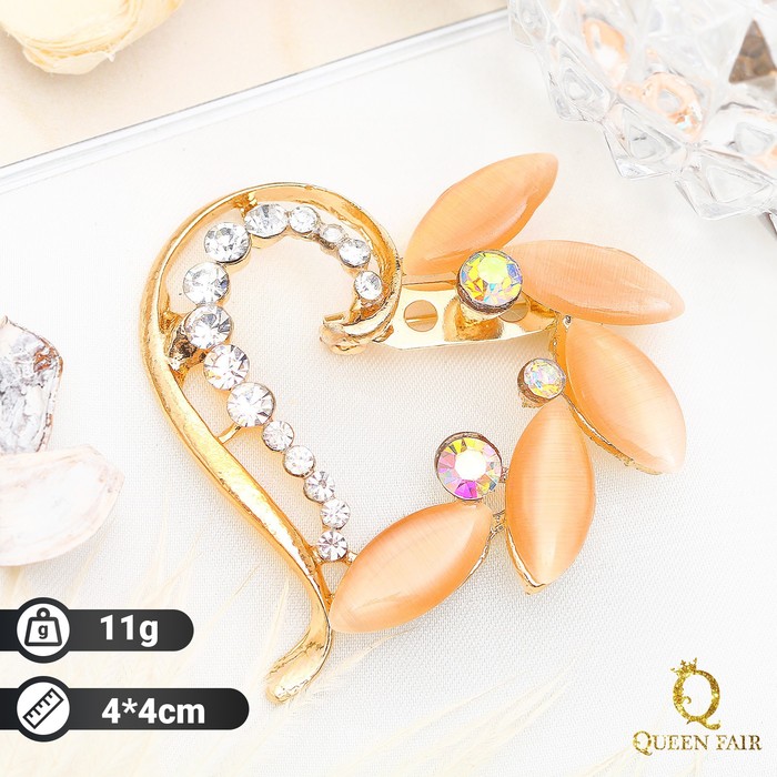 Брошь «Сердце» в лепестках, цвет бело-персиковый в золоте - Фото 1