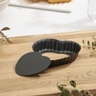 Форма для выпечки «Жаклин. Рифлёное сердце», 11×2 см, съёмное дно, антипригарное покрытие, цвет чёрный - Фото 3