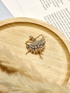 Брошь «Балерина» в стразах, белая в золоте - Фото 2