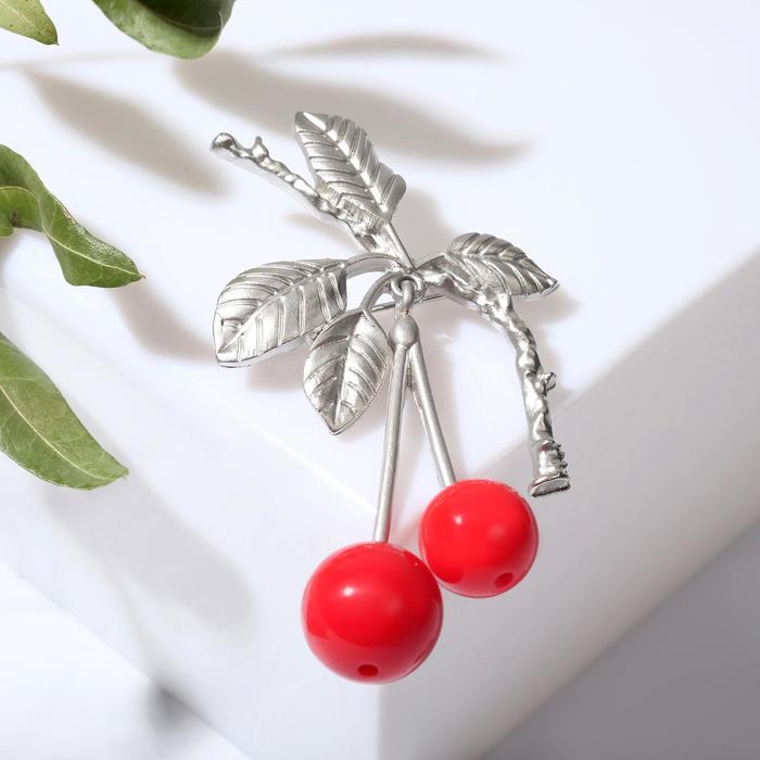 Брошь «Вишня» с листиками, подвижная, цвет красный в матовом серебре - Фото 1