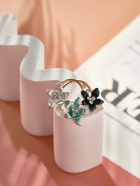 Брошь «Цветы» трио, цвет бело-сине-голубой в золоте - Фото 3