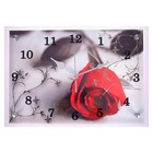 Часы-картина настенные, интерьерные "Красная роза на сером", бесшумные, 25 х 35 см - фото 319975079