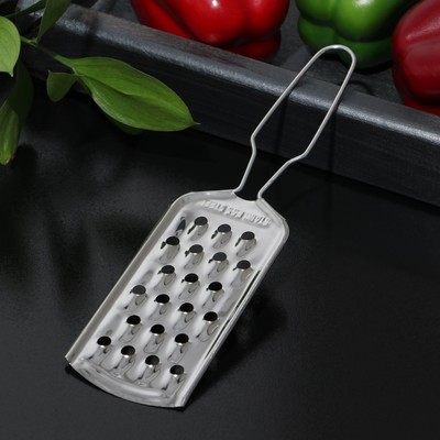 Тёрка для сыра крупная Доляна «Помощник», с ручкой, 21×5.5 см, серебристая