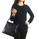 Сумка женская на молнии, 1 отдел с перегородкой, 2 наружных кармана, длинный ремень, цвет чёрный - Фото 4