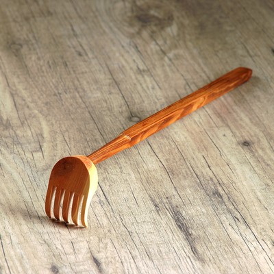 Чесалка-массажёр для спины, 37 см, можжевельник