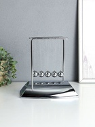 Маятник настольный антистресс «Шары Ньютона. Колыбель техно», хром, 19×19×10 см - Фото 3