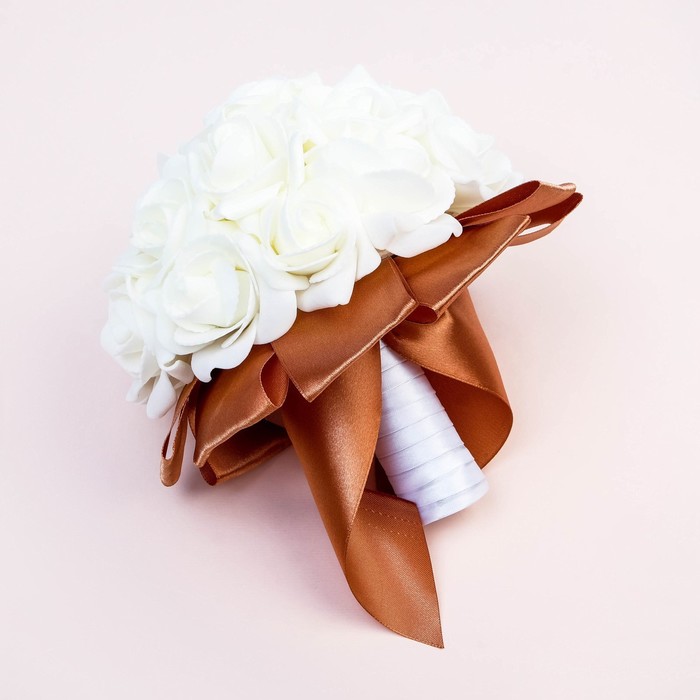 Букет-дублер для невесты из латексных цветков, бело-шоколадный - Фото 1