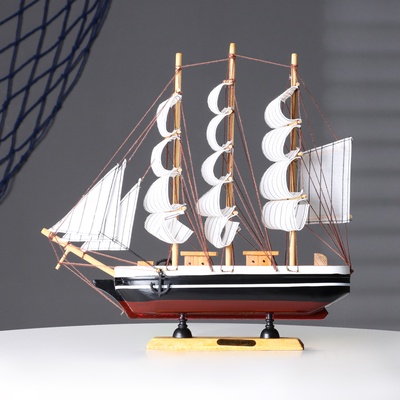 Корабль сувенирный средний «Пилад», борта тёмные, 33х31х5 см