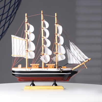 Корабль сувенирный средний «Пилад», борта тёмные, 33х31х5 см