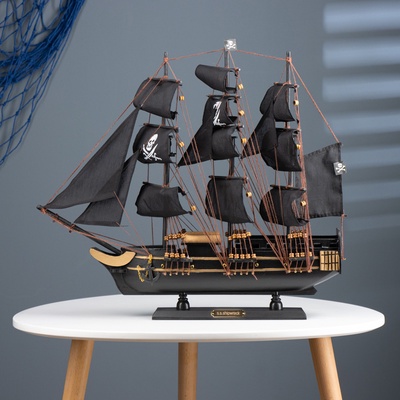 Корабль сувенирный средний «Волк»