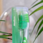 Набор Dabur Herb'l: гель зубной освежающий с мятой и лимоном, 150 г + зубная щётка - фото 24374152