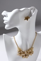 Набор 2 предмета: серьги, колье «Цветы», цвет молочный в золоте, 45 см - Фото 4