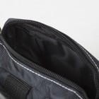 Сумка поясная на молнии, 1 отдел, 2 наружных кармана, с ручкой, цвет чёрный - Фото 4