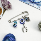 Булавка-оберег 3 подвески «Рука Хамса» с подковой, 5 см, синяя в серебре - Фото 1