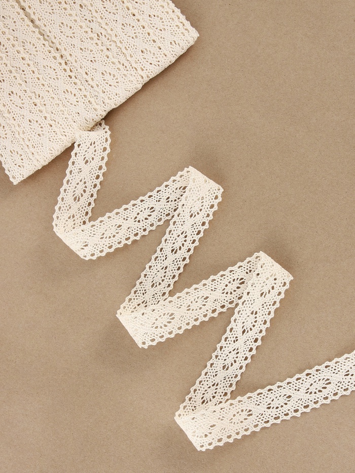 Кружево вязаное, 25 мм, 15±1 м, бежевое