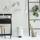 Мусорное ведро Brabantia NewIcon, пластиковое внутреннее ведро, с педалью, цвет белый, 12 л - Фото 6