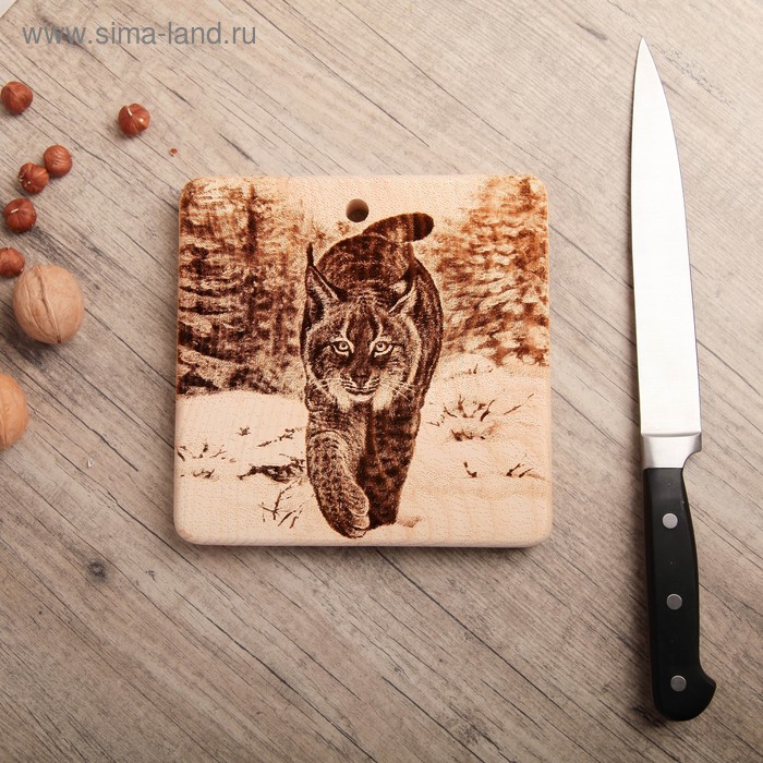 Доска разделочная из массива кедра «Рысь на снегу», 18×18 см - Фото 1